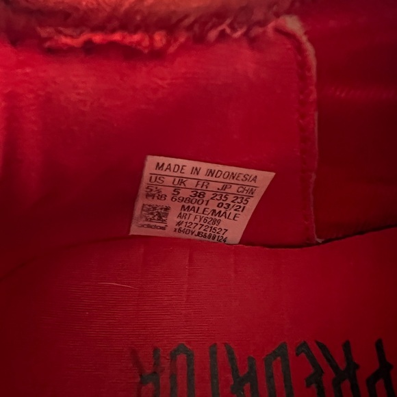 Adidas predator multi-surface soccer cleats size 38. - Picture 3 of 6